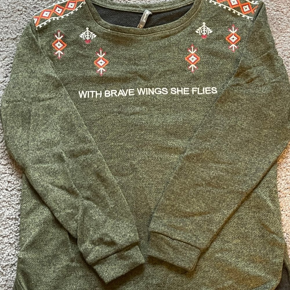 OUTFITTERS EMBROIDERED SWEATER